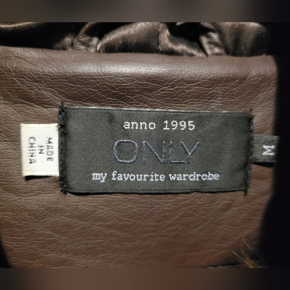 ONLY FAUX FUR HOODED VEST - Picture 4 of 8